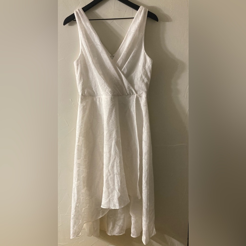 DKNY Elegant White Floral Dress